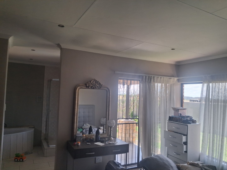 To Let 3 Bedroom Property for Rent in Hillside Free State